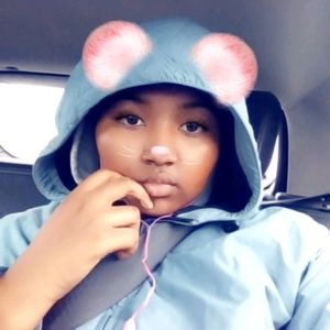 Meet your Posher, Evelyn